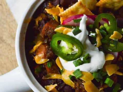 https://www.sugardishme.com/wp-content/uploads/2012/11/Sweet-Potato-Black-Bean-Chili-480x360.jpg