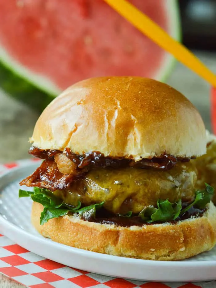 BBQ Bacon Burgers - Homemade In The Kitchen