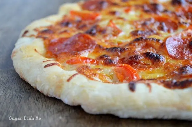 20 Minute Skillet Pizza with Quick Pizza Dough - Sugar Dish Me