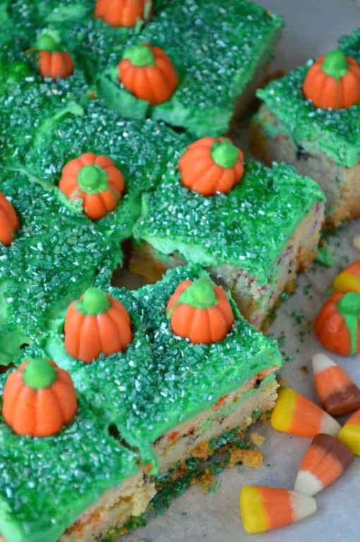 Happy Halloween Sugar Cookie Bars - Sugar Dish Me