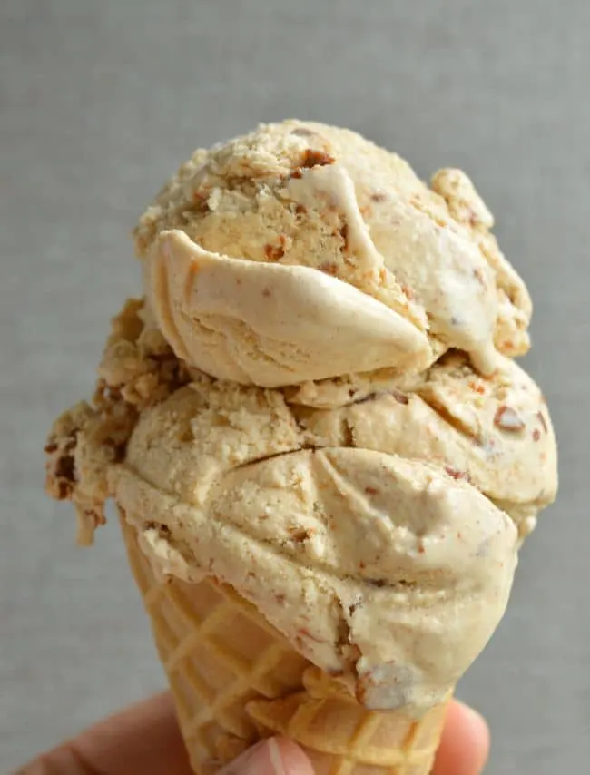 https://www.sugardishme.com/wp-content/uploads/2015/09/Brown-Sugar-Cinnamon-Ice-Cream-2.jpg.webp