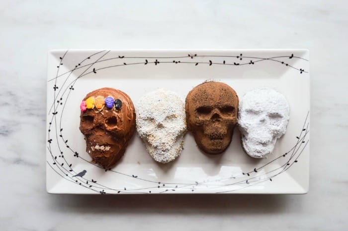 Black Magic Skull Cakes #HalloweenTreatsWeek - Sugar Dish Me