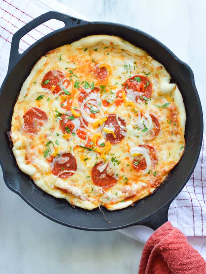 Super Easy Cast Iron Pizza - FeelGoodFoodie